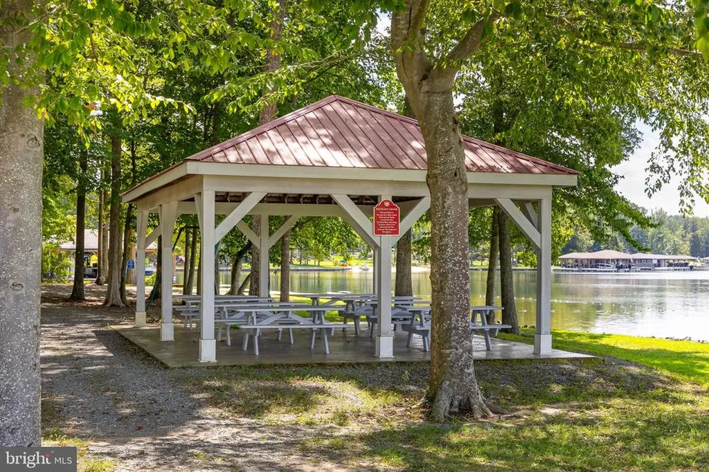 296 Robbie Road Bumpass VA 23024