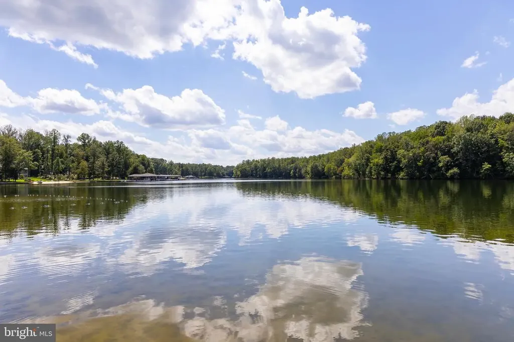 296 Robbie Road Bumpass VA 23024