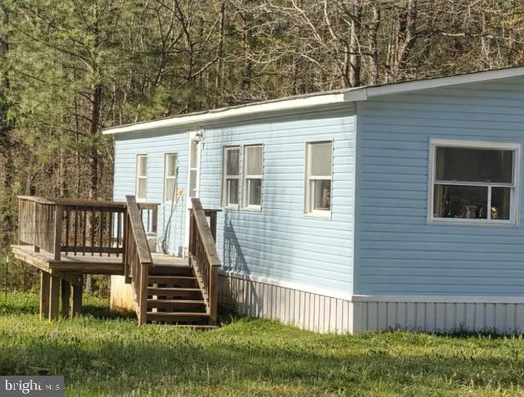 987 Eastham Road Bumpass VA 23024