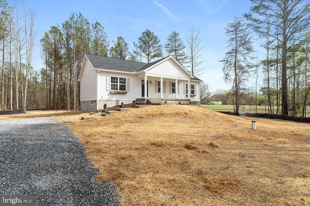946 Pottiesville Road Bumpass VA 23024