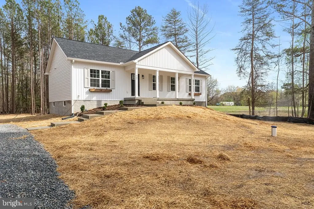 946 Pottiesville Road Bumpass VA 23024