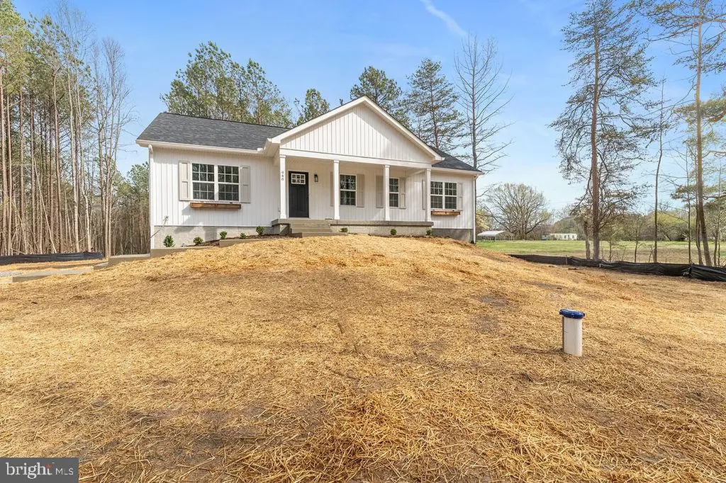 946 Pottiesville Road Bumpass VA 23024