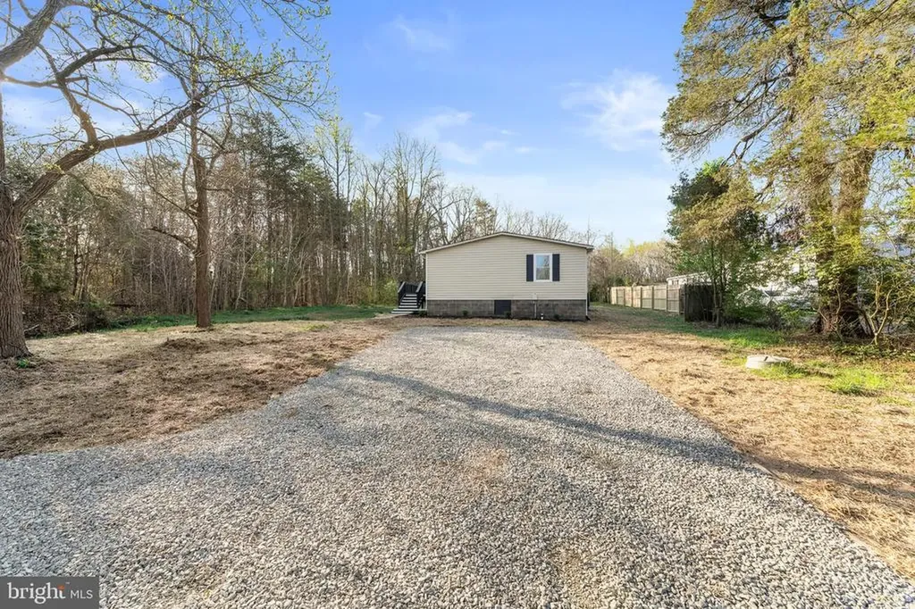3367 Davis Highway Louisa VA 23093