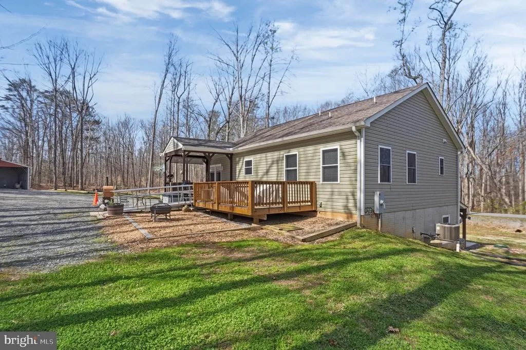216 Cooke Lane Bumpass VA 23024