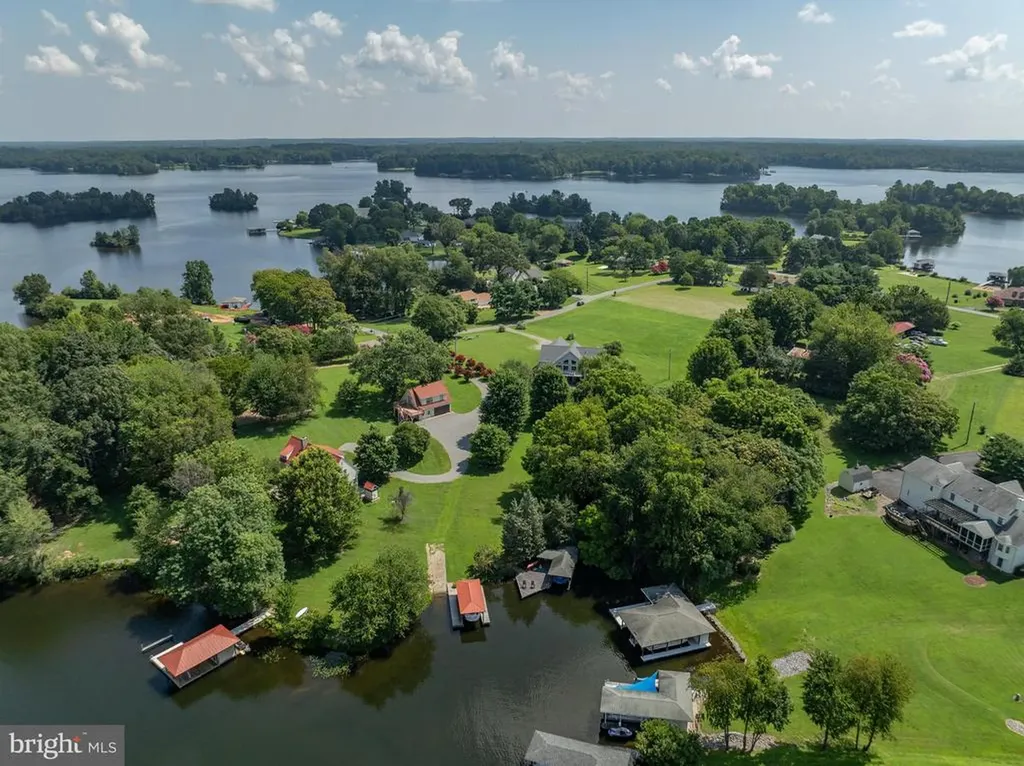125 Lake Court Bumpass VA 23024