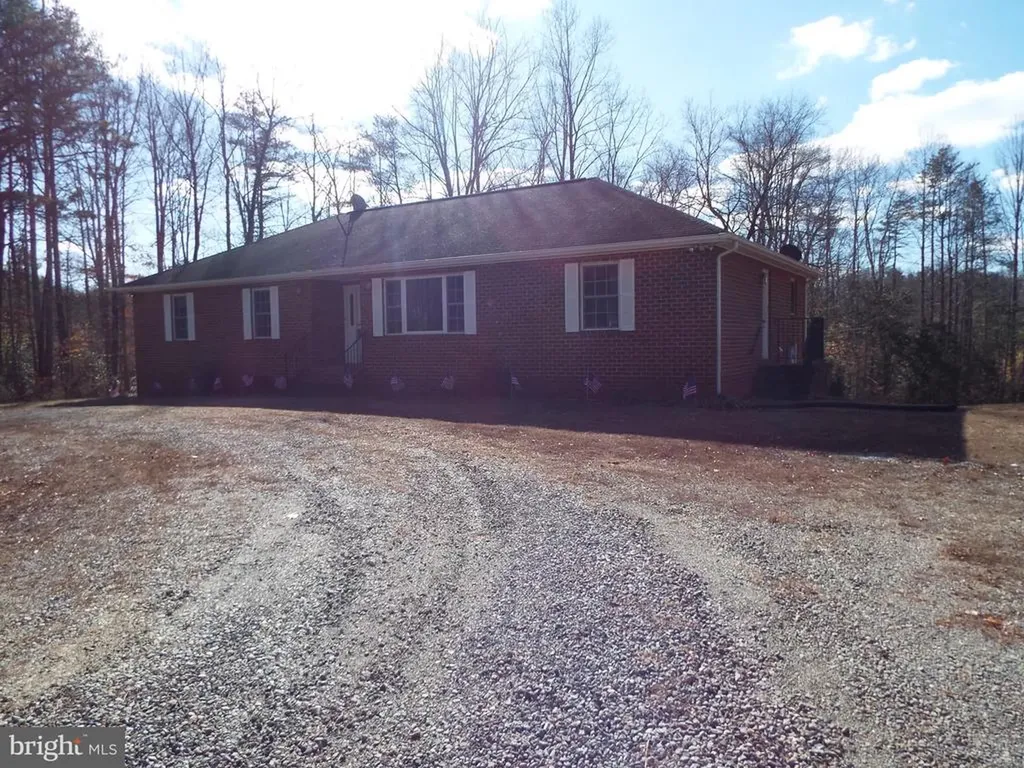 5545 Yanceyville Road Louisa VA 23093