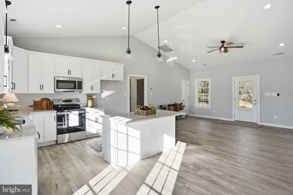 475 Fredericks Hall Road Bumpass VA 23024