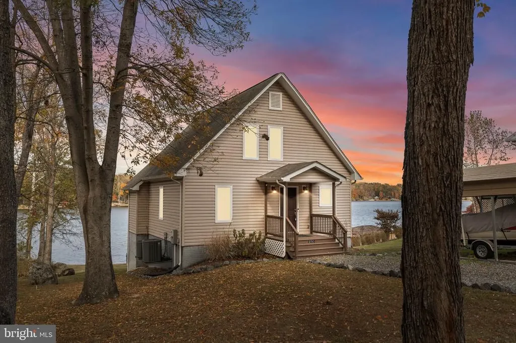 1250 Lakeshore Drive S Louisa VA 23093