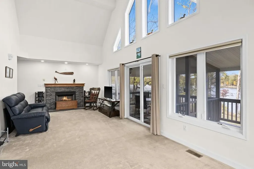 1250 Lakeshore Drive S Louisa VA 23093