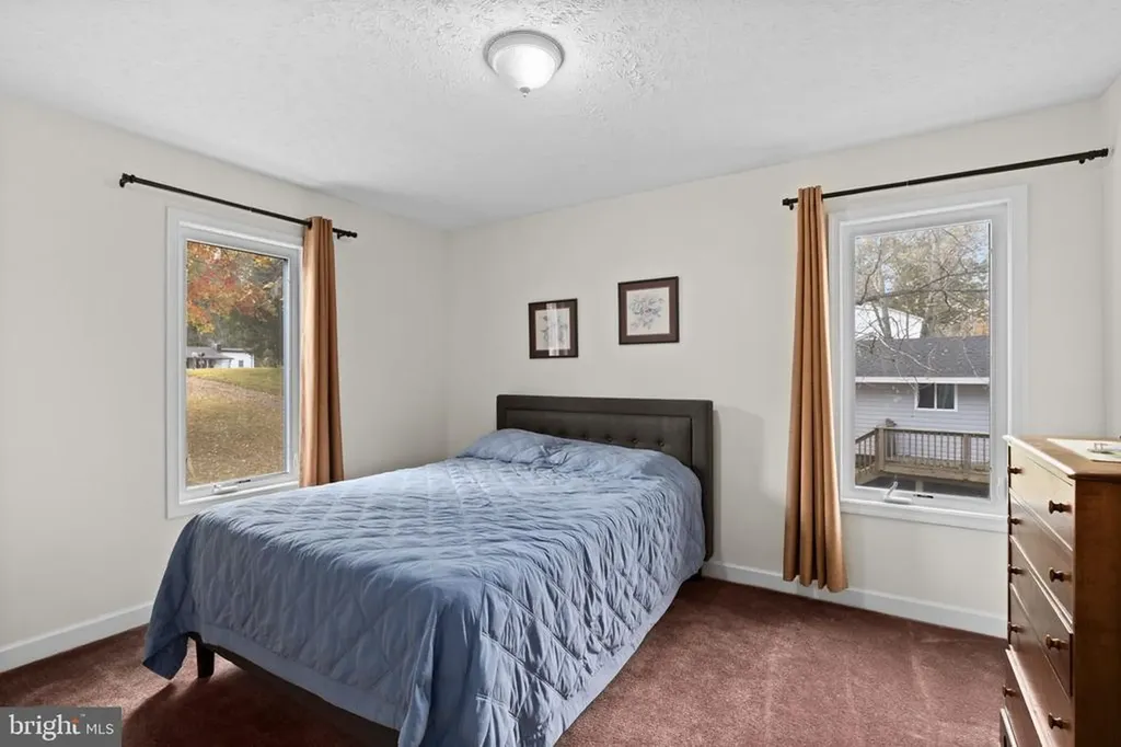 1250 Lakeshore Drive S Louisa VA 23093