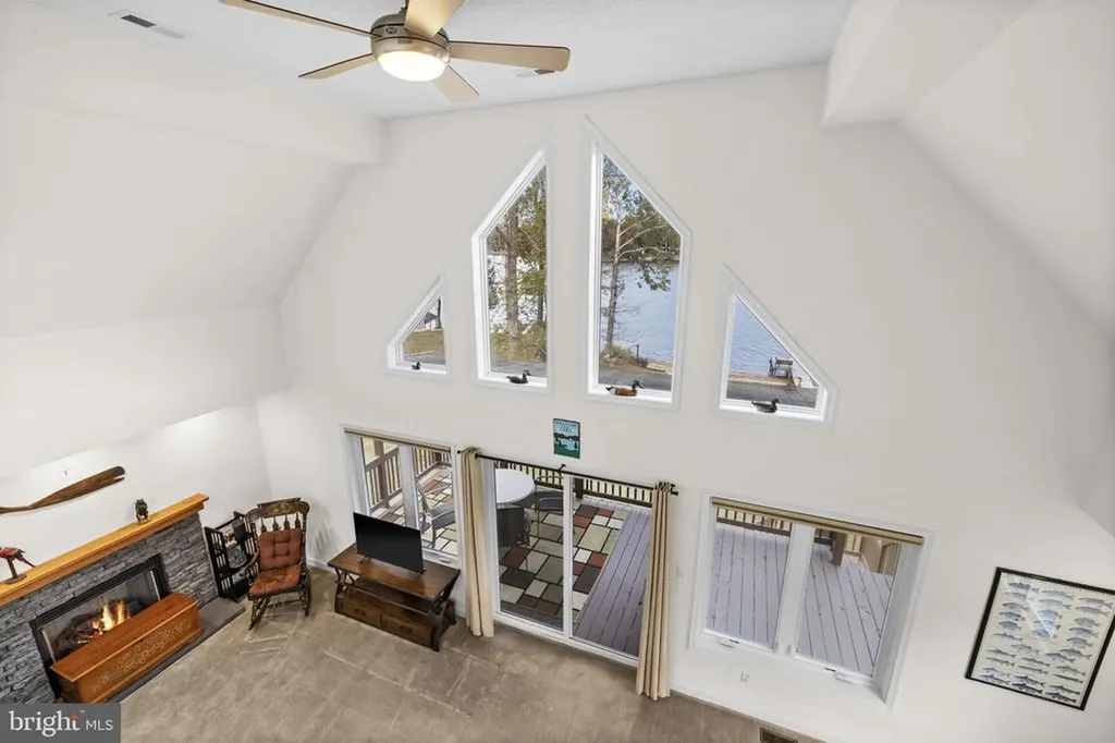 1250 Lakeshore Drive S Louisa VA 23093