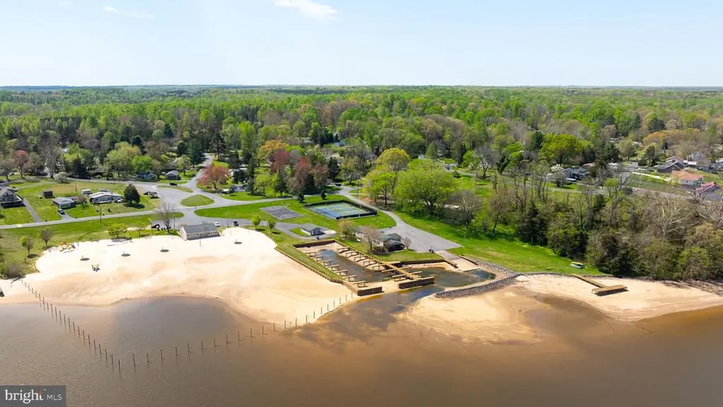 1250 Lakeshore Drive S Louisa VA 23093