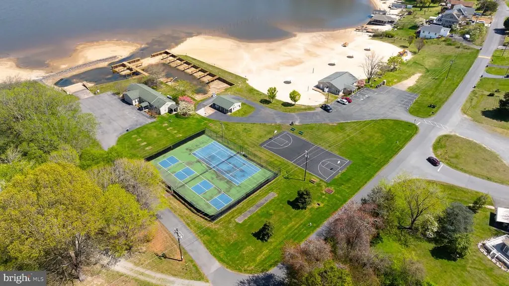 1250 Lakeshore Drive S Louisa VA 23093