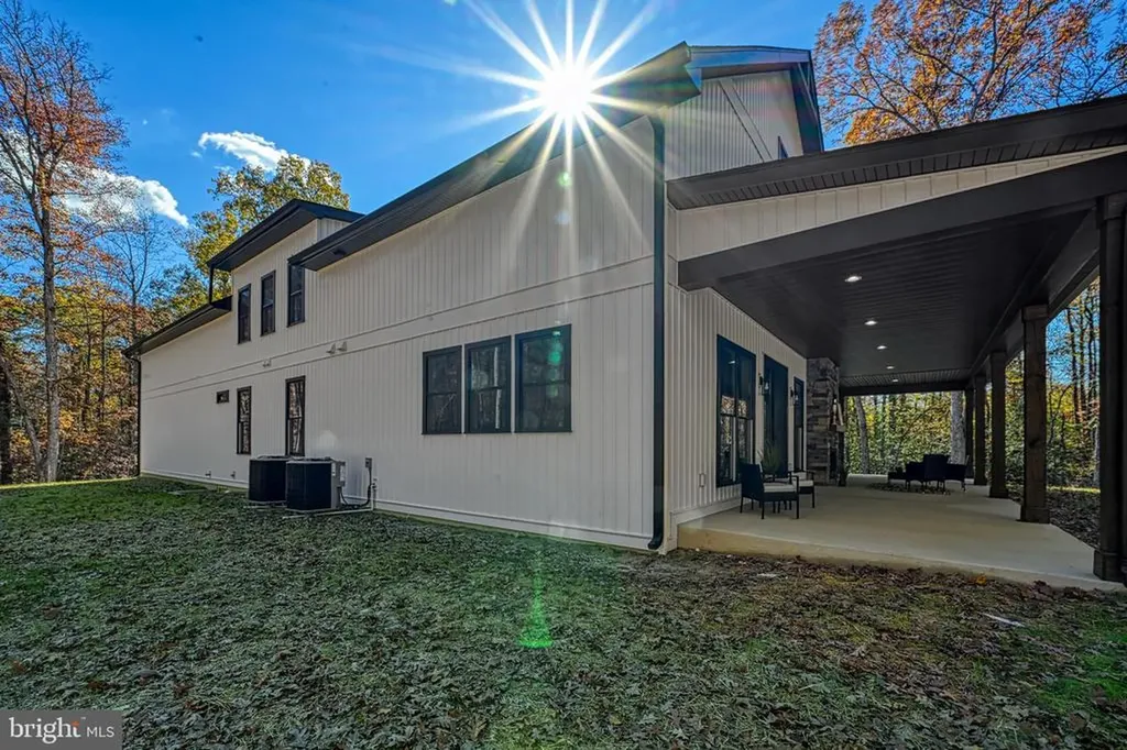 375 Equestrian Landing Trail Bumpass VA 23024