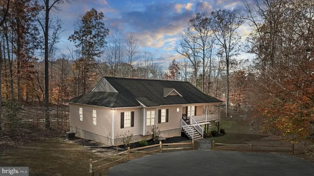 14 Oak Road Bumpass VA 23024