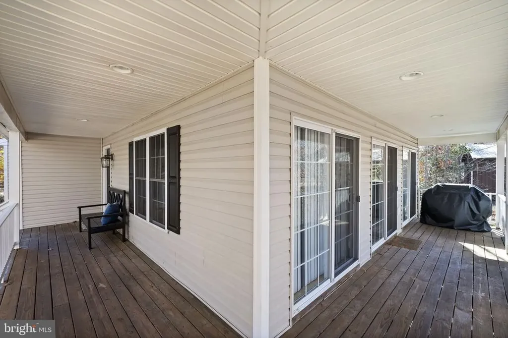 14 Oak Road Bumpass VA 23024