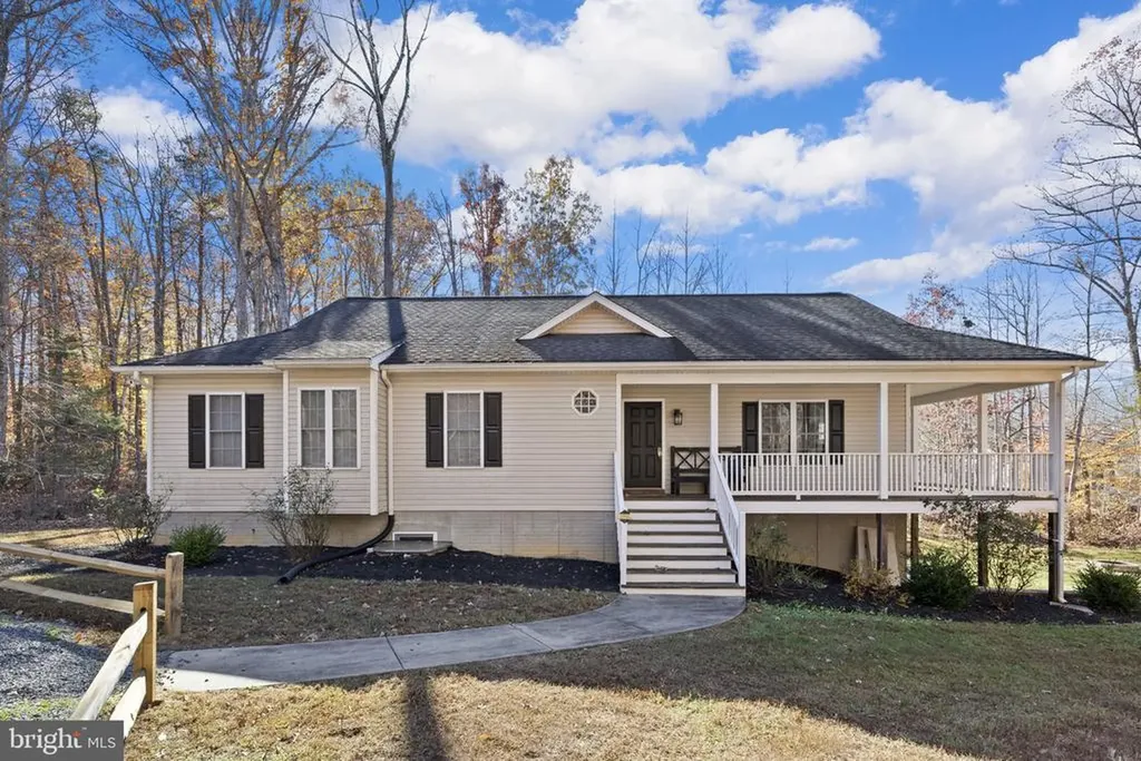 14 Oak Road Bumpass VA 23024