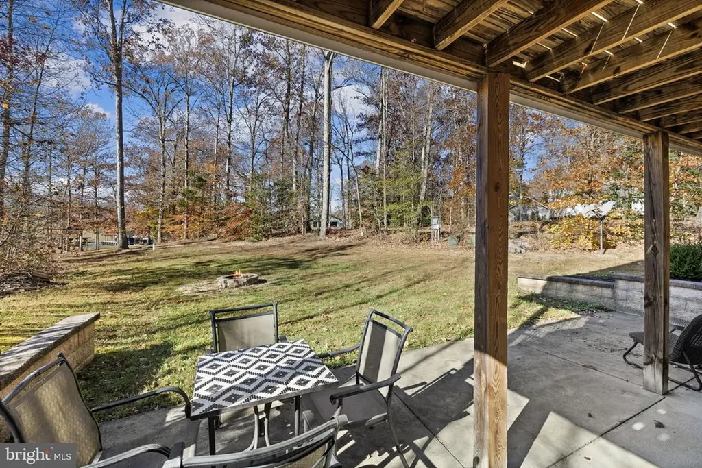 14 Oak Road Bumpass VA 23024
