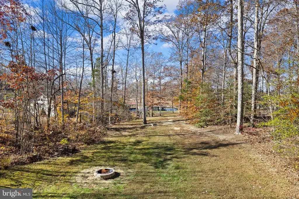 14 Oak Road Bumpass VA 23024