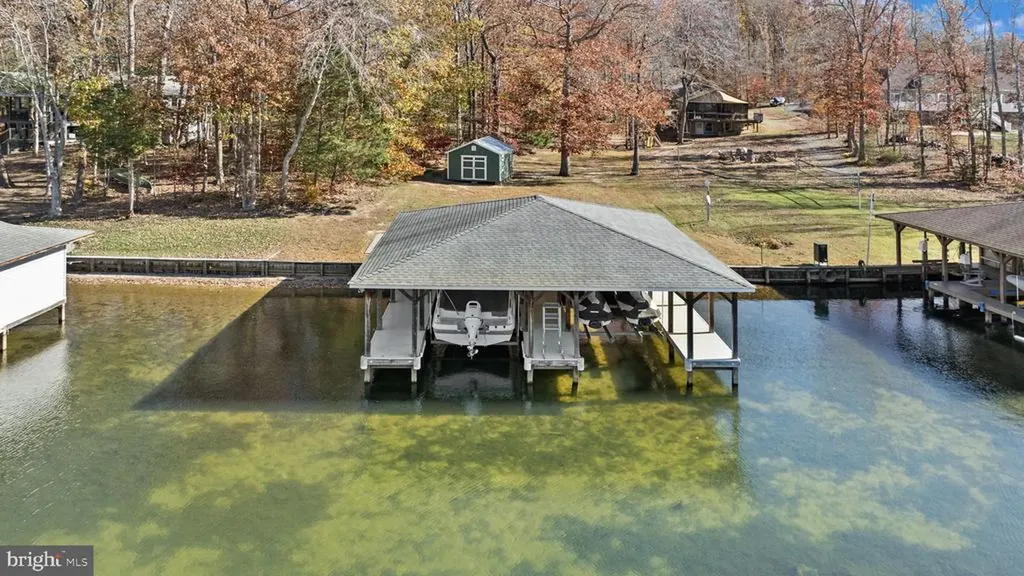 14 Oak Road Bumpass VA 23024