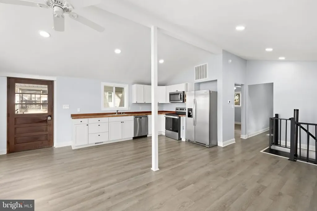 1262 Lakeshore Drive S Louisa VA 23093