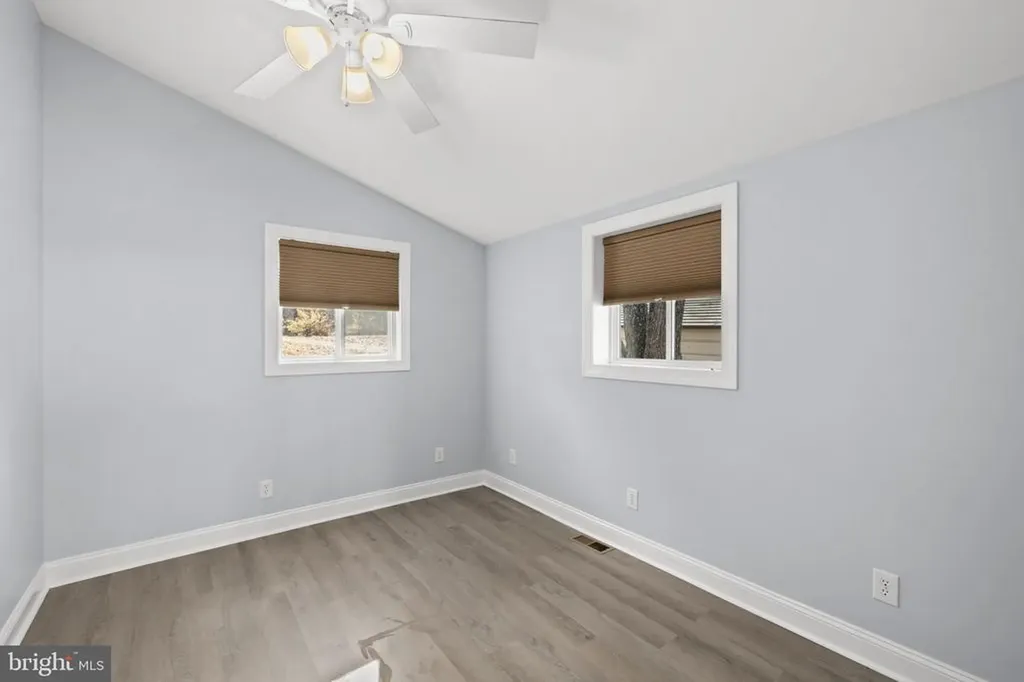 1262 Lakeshore Drive S Louisa VA 23093