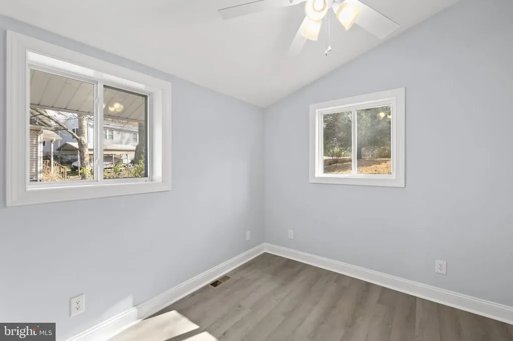 1262 Lakeshore Drive S Louisa VA 23093