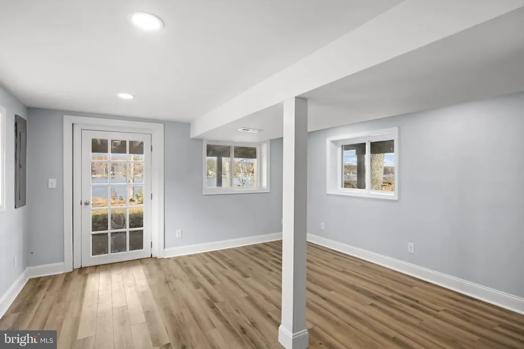 1262 Lakeshore Drive S Louisa VA 23093