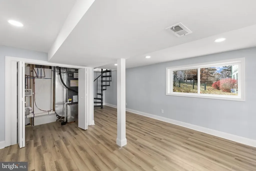 1262 Lakeshore Drive S Louisa VA 23093