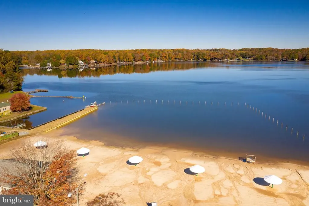 1262 Lakeshore Drive S Louisa VA 23093