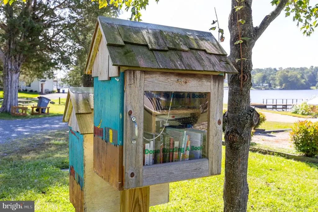 1262 Lakeshore Drive S Louisa VA 23093