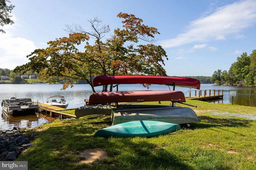 1262 Lakeshore Drive S Louisa VA 23093