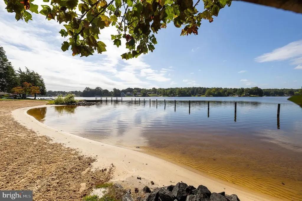 1262 Lakeshore Drive S Louisa VA 23093