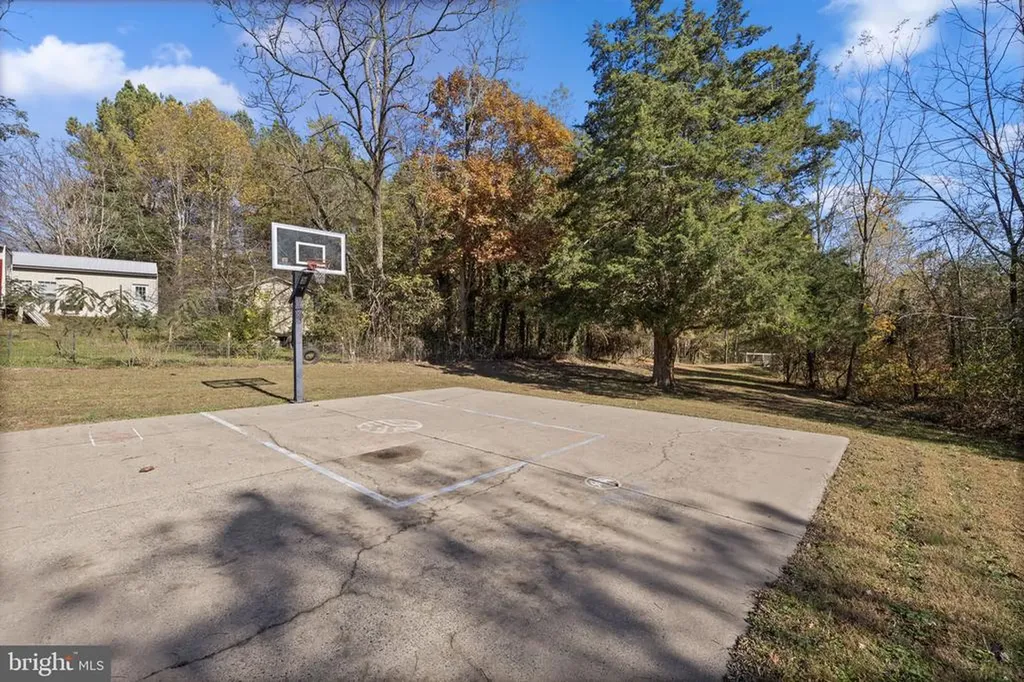 217 Ellisville Drive Louisa VA 23093