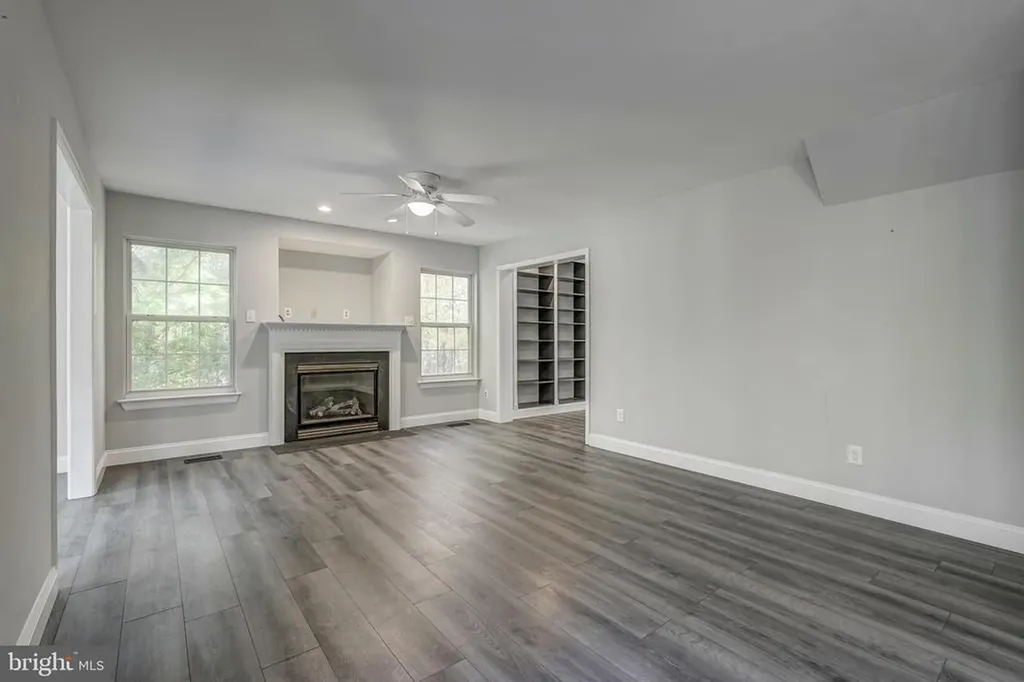 406 Saint Ivy Avenue Troy VA 22974