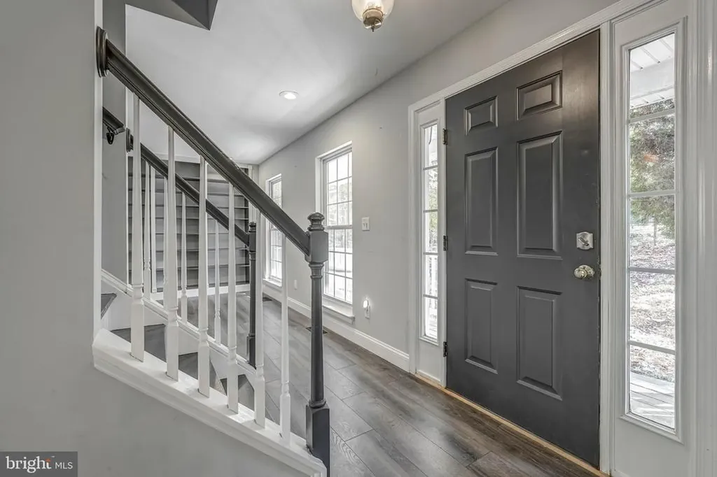 406 Saint Ivy Avenue Troy VA 22974