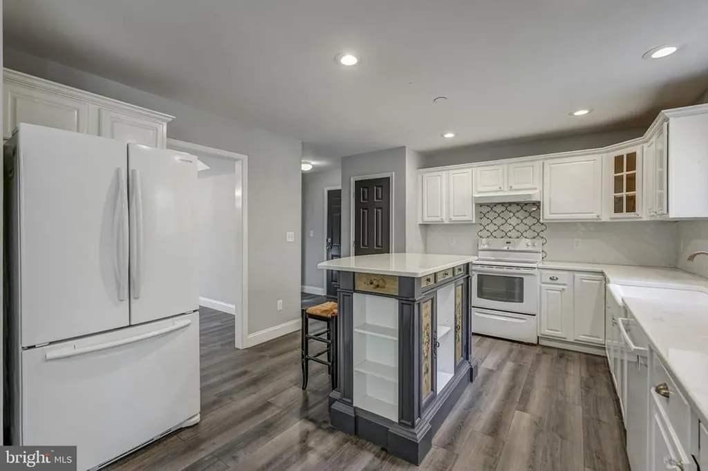 406 Saint Ivy Avenue Troy VA 22974