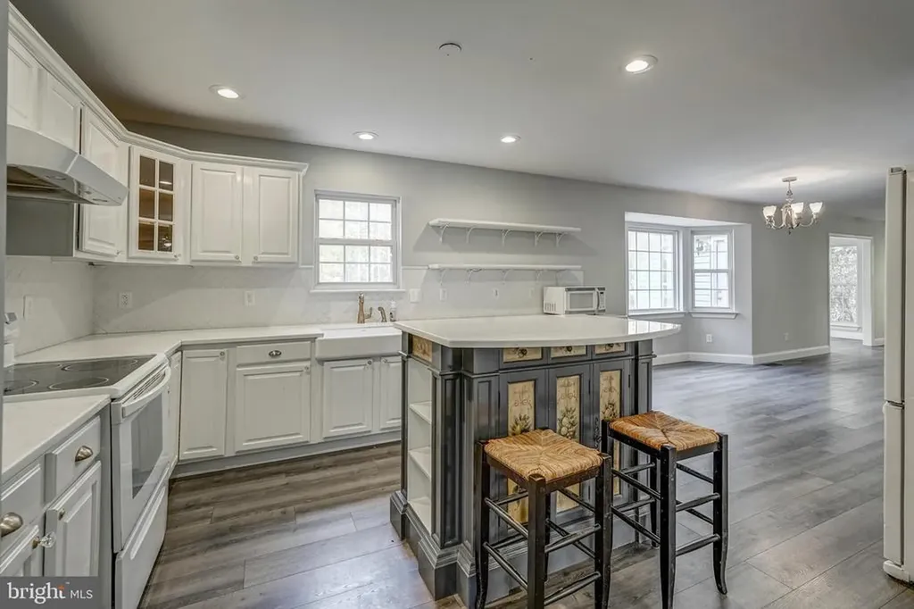 406 Saint Ivy Avenue Troy VA 22974