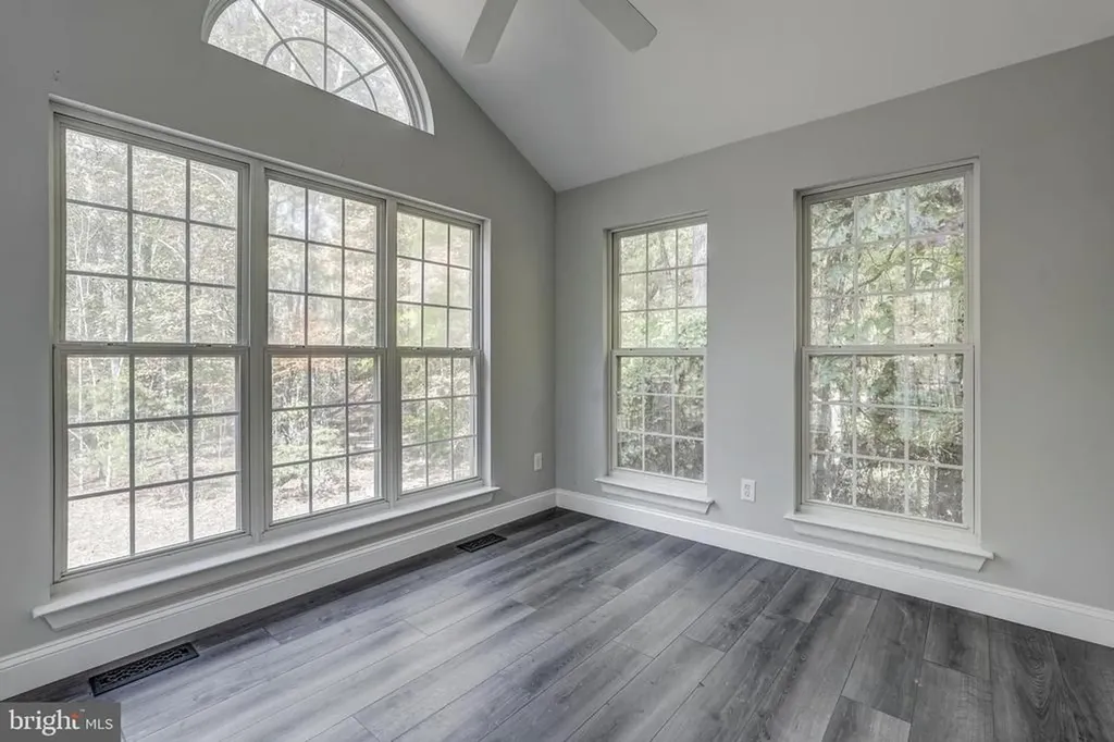 406 Saint Ivy Avenue Troy VA 22974