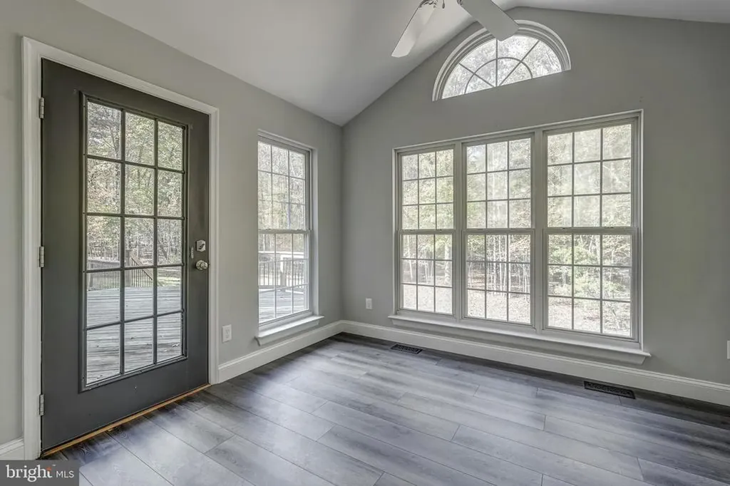 406 Saint Ivy Avenue Troy VA 22974