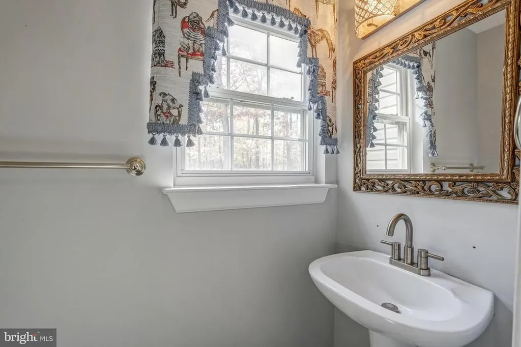 406 Saint Ivy Avenue Troy VA 22974