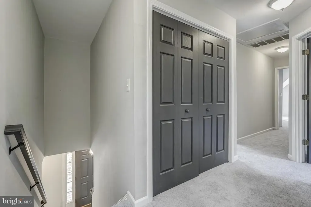 406 Saint Ivy Avenue Troy VA 22974