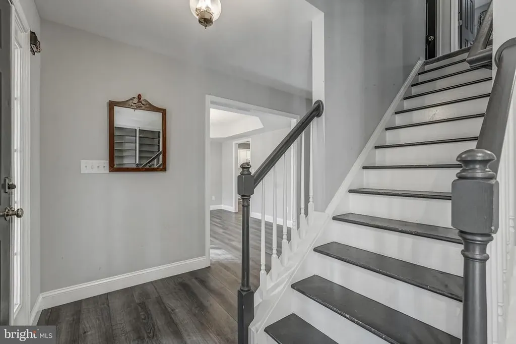 406 Saint Ivy Avenue Troy VA 22974