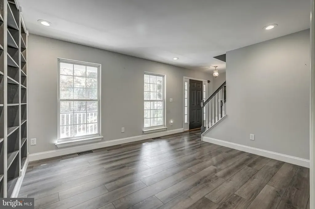 406 Saint Ivy Avenue Troy VA 22974