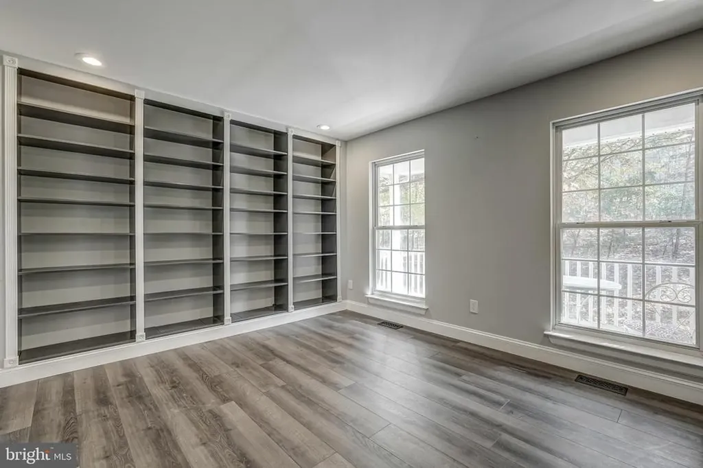 406 Saint Ivy Avenue Troy VA 22974