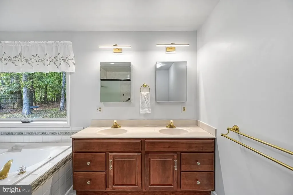 1636 Moody Town Road Bumpass VA 23024