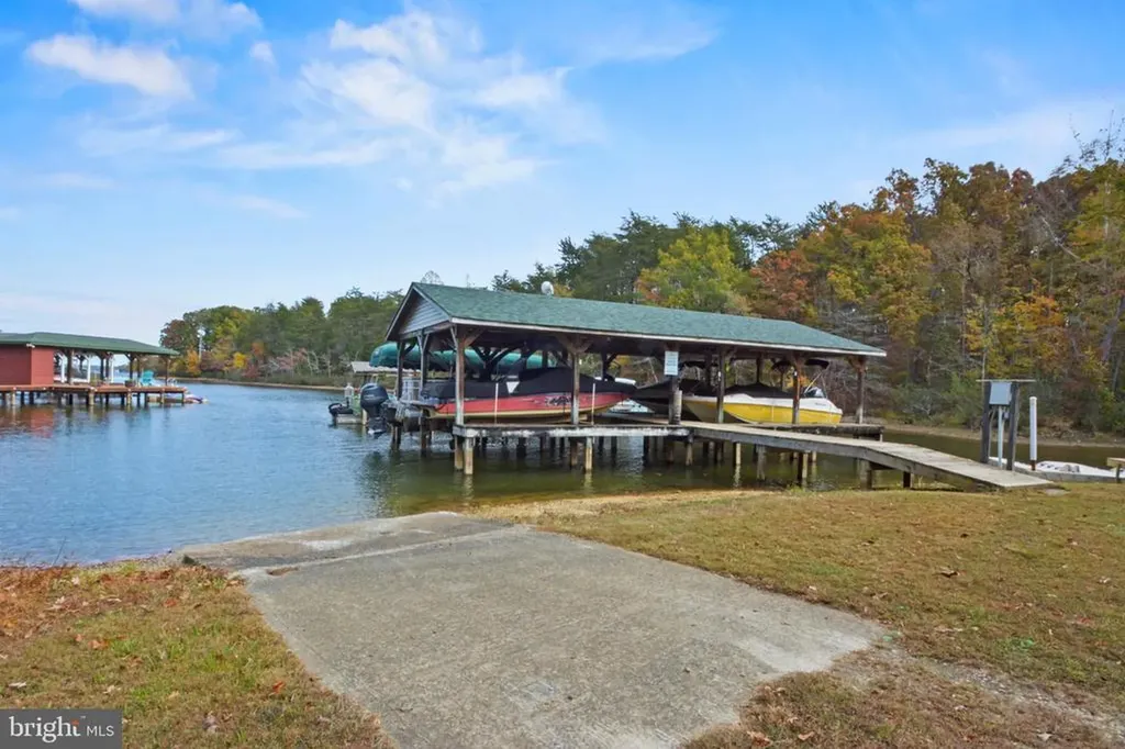 275 Anna Highview Drive Bumpass VA 23024