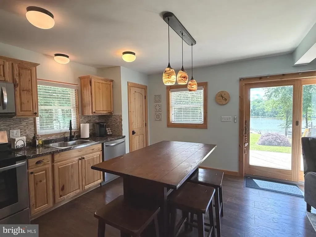 198 Miltons Lane Louisa VA 23093