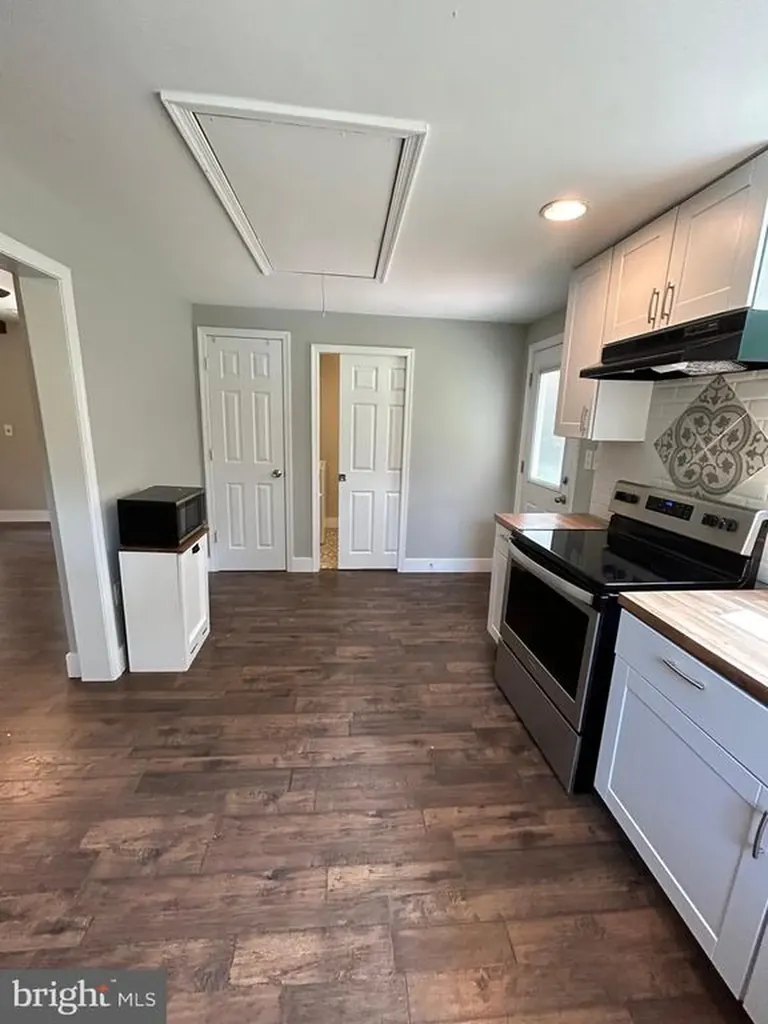 1346 Lakeshore Drive N Louisa VA 23093