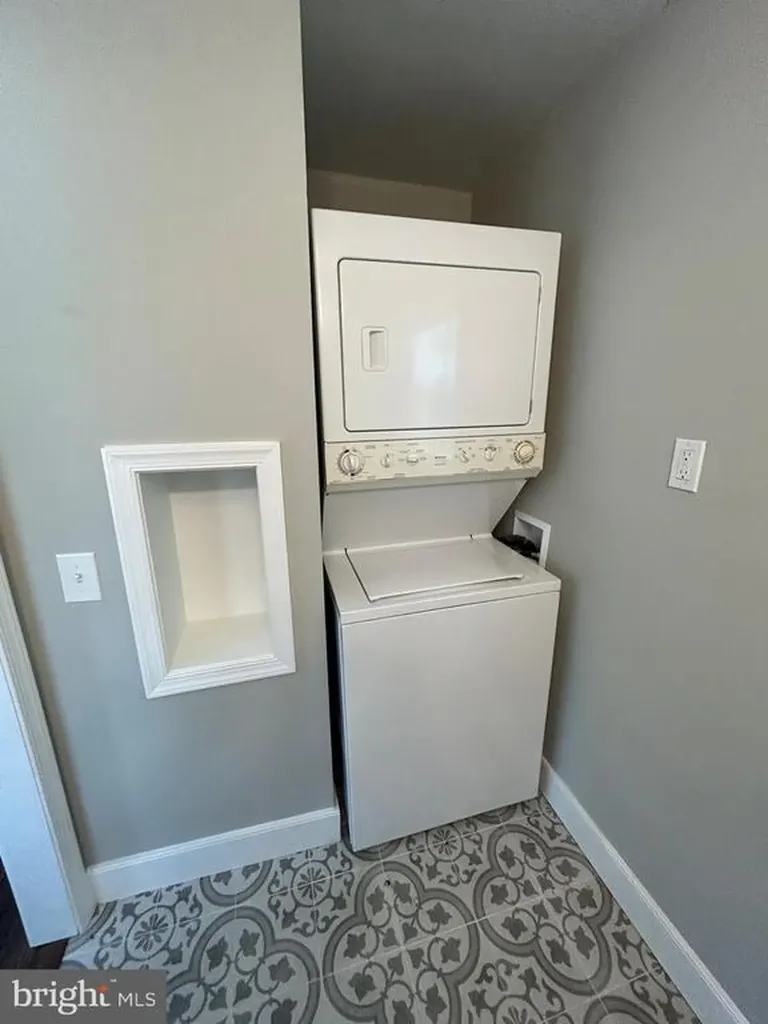 1346 Lakeshore Drive N Louisa VA 23093